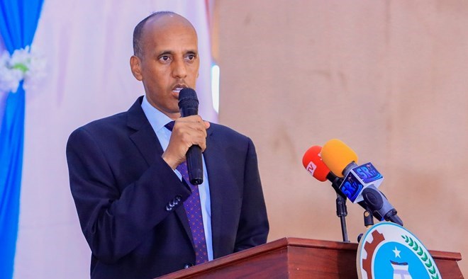 The President of the Somali Regional State of Ethiopia, Mustafe Mohamed Omar (Cagjar), delivering a speech at an official event.