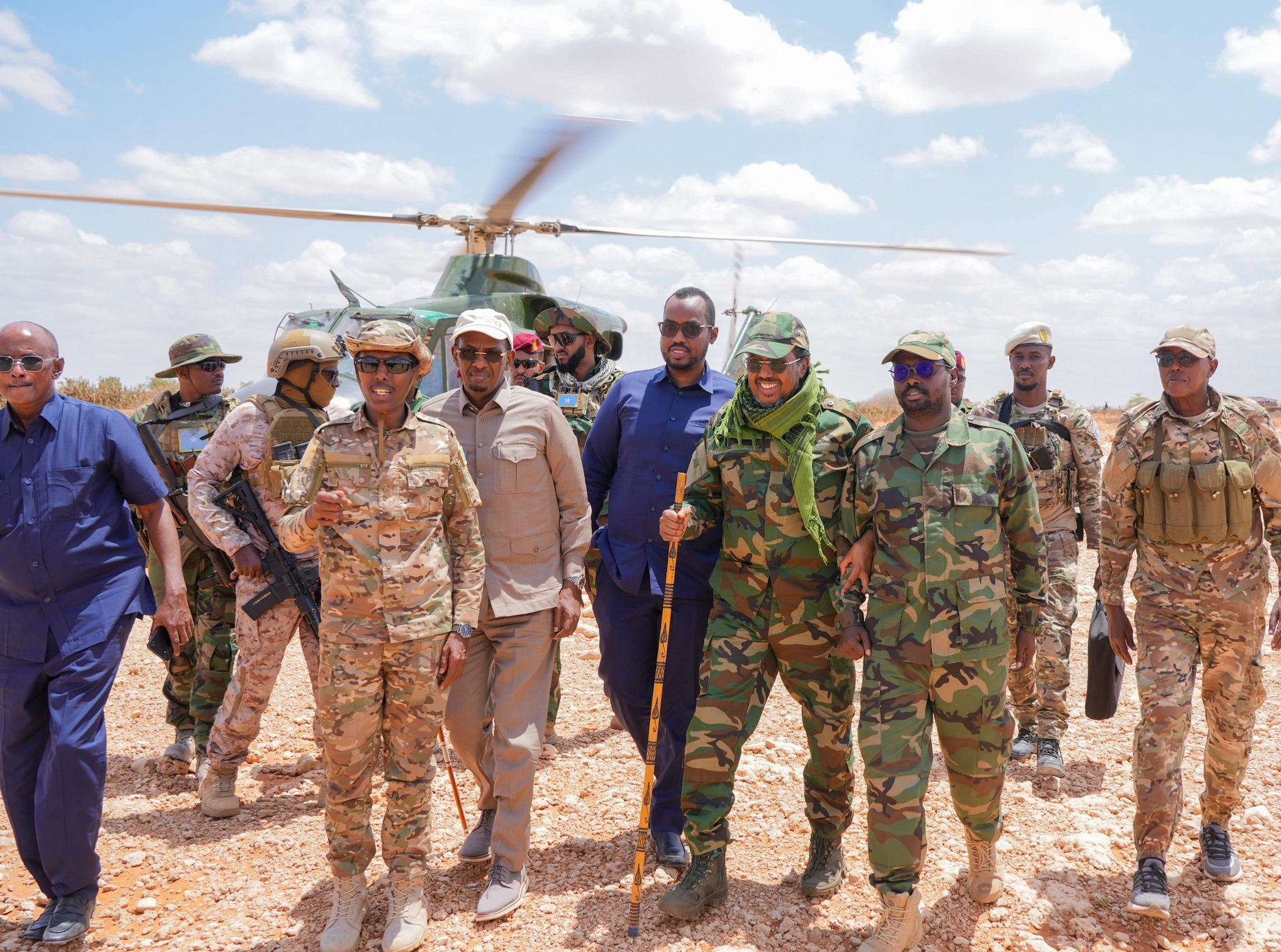 Somali President Hassan Sheikh Mohamud visiting the frontline in Hirshabelle, accompanied by top military commanders and senior officials.