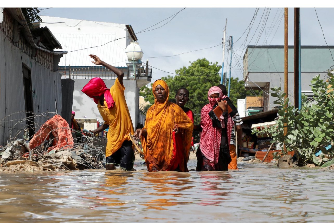 A picture showing people displaced by floods caused by recent heavy rains in Somalia.