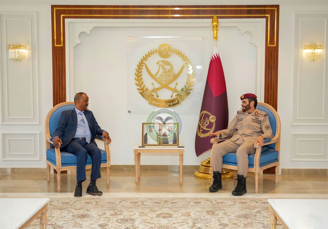 Djibouti’s Republican Guard Commander Mohamed Djama Doualeh meets Qatar’s Amiri Guard Commander Hazza Bin Khalil Al Chhawani in Doha.
