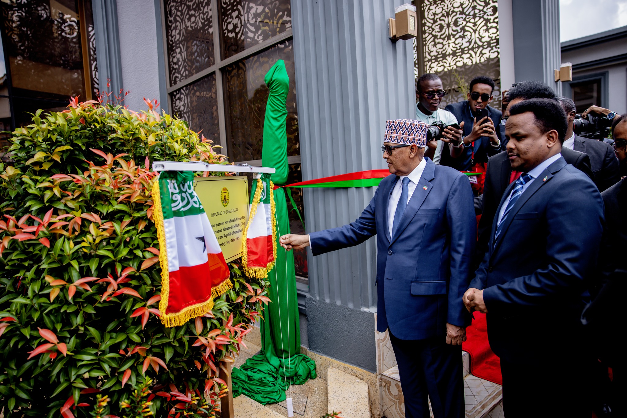 This is a picture of the President of Somaliland opening the new Somaliland office in Kenya.